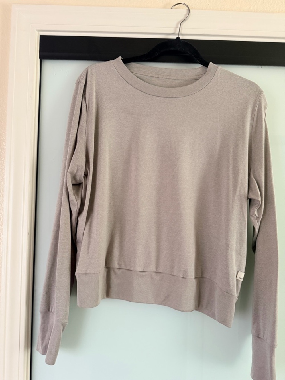 Vuori Daydream 
Crewneck Sweatshirt in gray